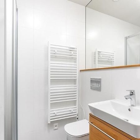 Ferienwohnung Modern Studio Near Airport And City Centre! Prag Exterior foto